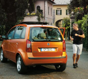 George Clooney with the Fiat Idea