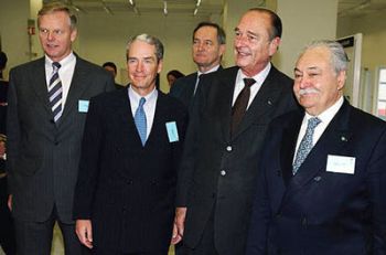 Heavyweight appointment: Pasquale Pistorio (right), in the company of (from left to right), Gerald Kleisterlee, President de Philips; Christopher B Galvin, President of Motorola; Francis Sea, French Minister for the Economy, and Jacques Chirac, President of the French Republic.