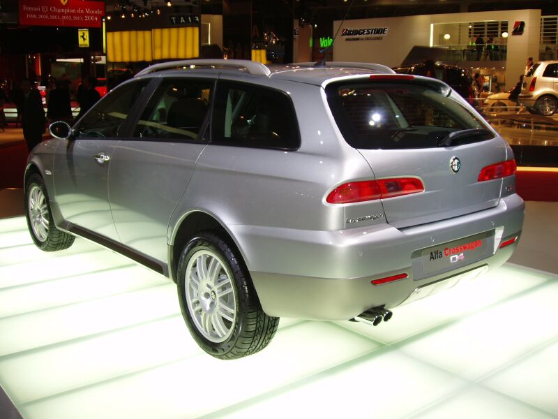 Alfa Romeo Crosswagon Q4 at the 2004 Paris International Motor Show