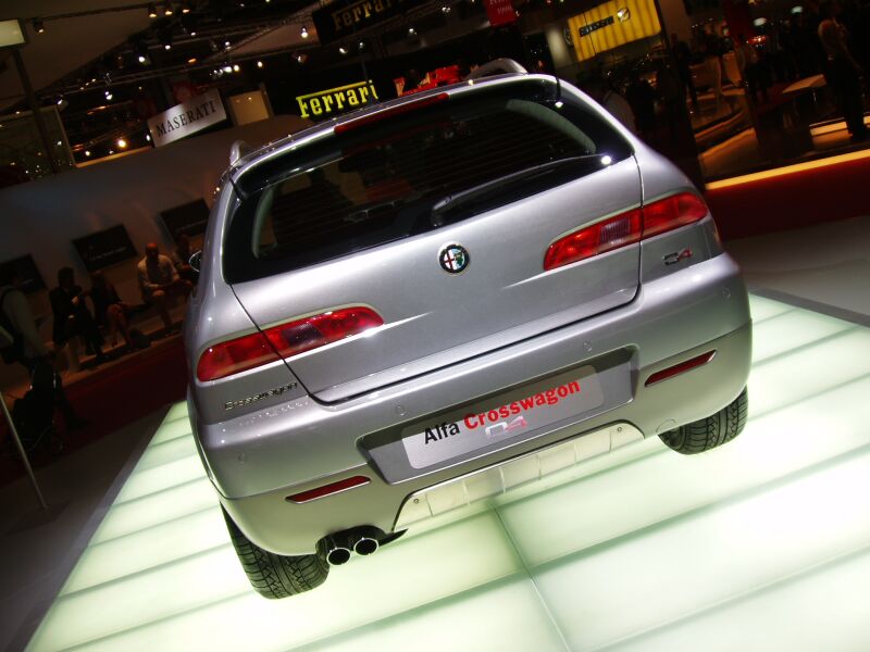 Alfa Romeo Crosswagon Q4 at the 2004 Paris International Motor Show