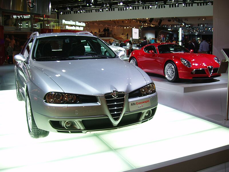 Alfa Romeo Crosswagon Q4 at the 2004 Paris International Motor Show