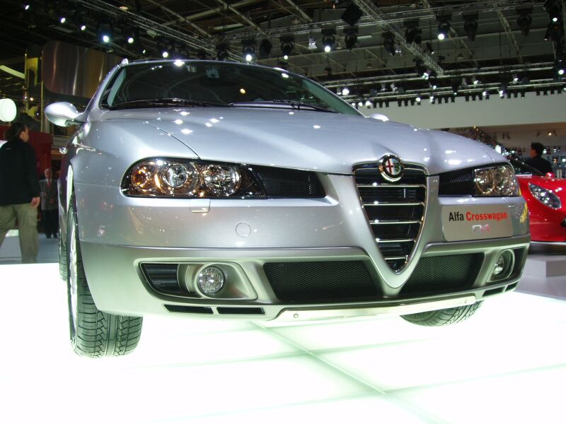 Alfa Romeo Crosswagon Q4 at the 2004 Paris International Motor Show