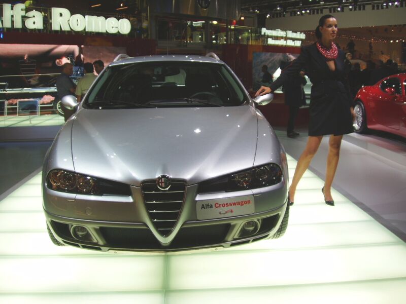 Alfa Romeo Crosswagon Q4 at the 2004 Paris International Motor Show