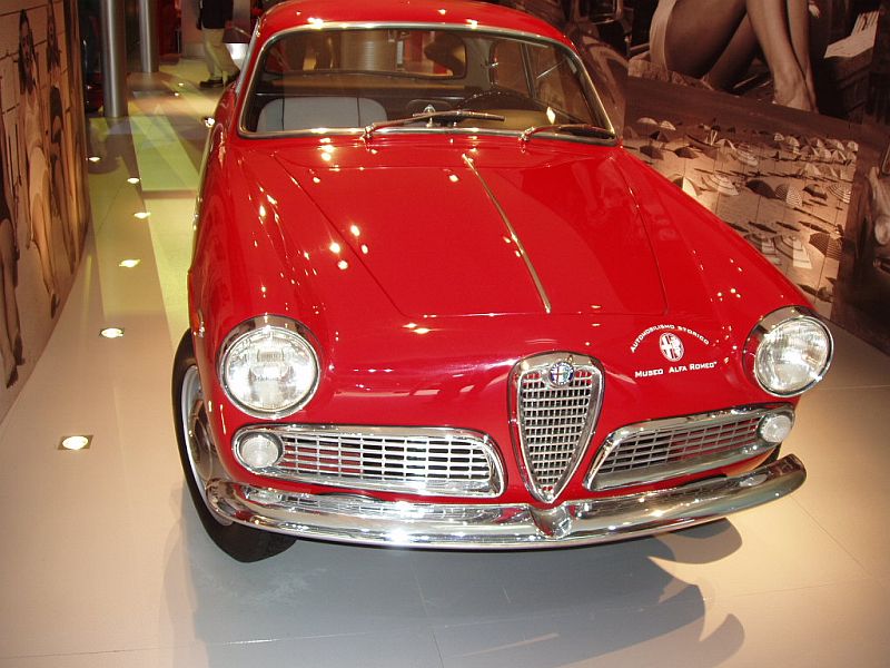 Alfa Romeo at the 2004 Paris International Motor Show