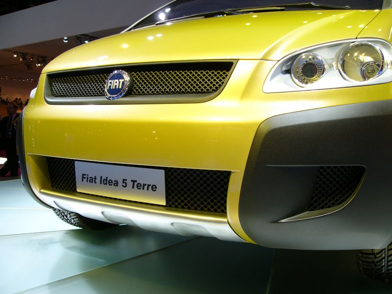 Fiat Idea 5Terre concept at the 2004 Paris Mondial de l'Automobile