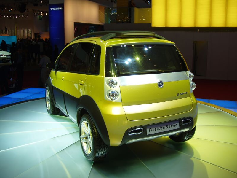 Fiat Idea 5Terre concept at the 2004 Paris Mondial de l'Automobile