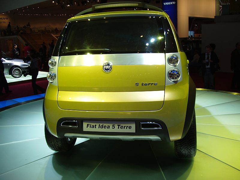 Fiat Idea 5Terre concept at the 2004 Paris Mondial de l'Automobile