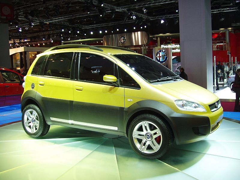 Fiat Idea 5Terre concept at the 2004 Paris Mondial de l'Automobile