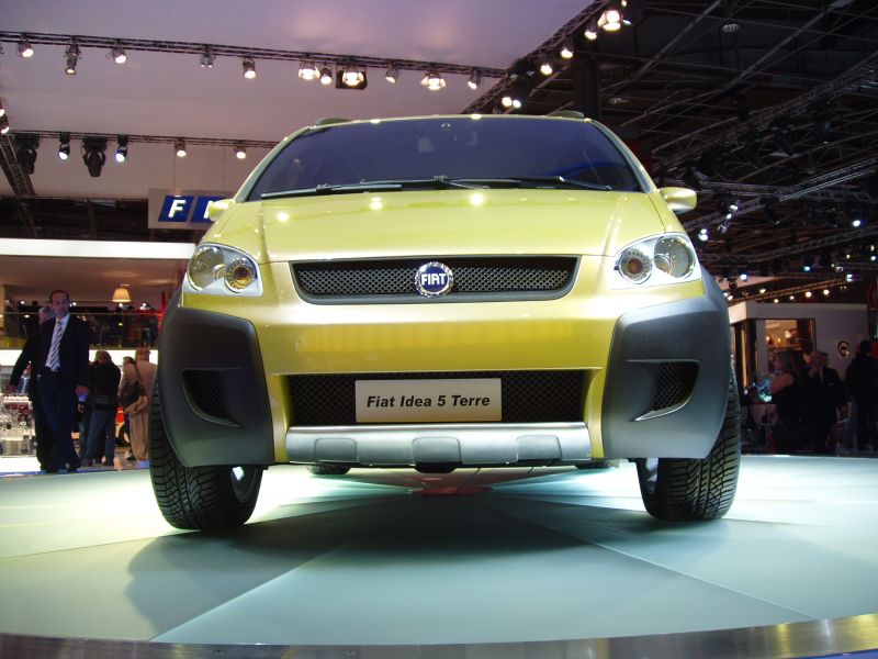 Fiat Idea 5Terre concept at the 2004 Paris Mondial de l'Automobile