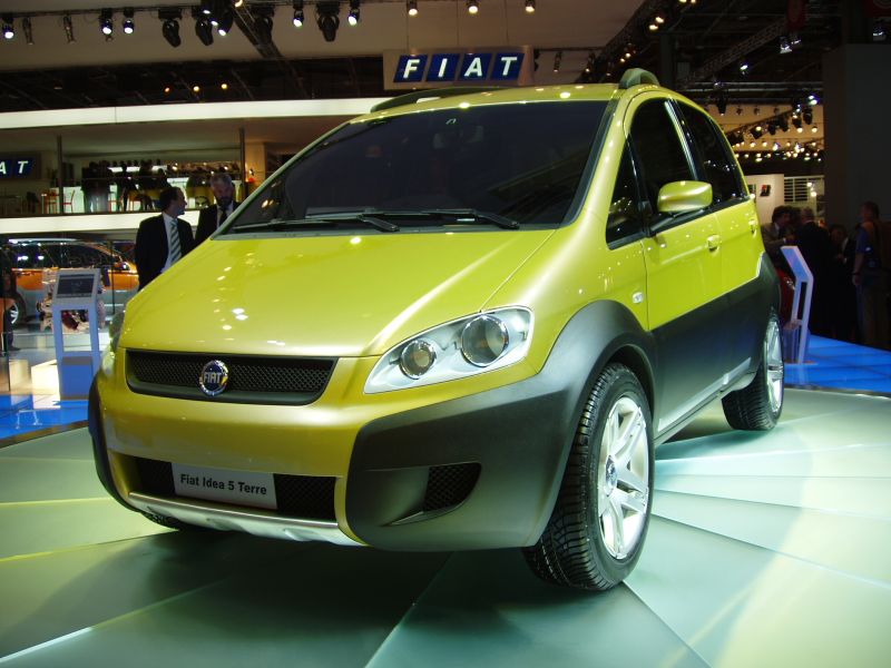 Fiat Idea 5Terre concept at the 2004 Paris Mondial de l'Automobile