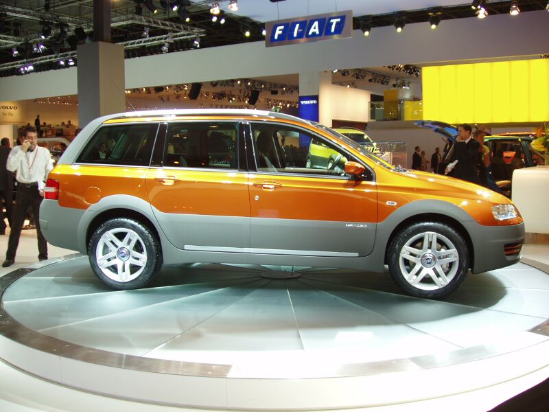 Fiat Stilo Uproad World Premiere at the 2004 Paris Motor Show