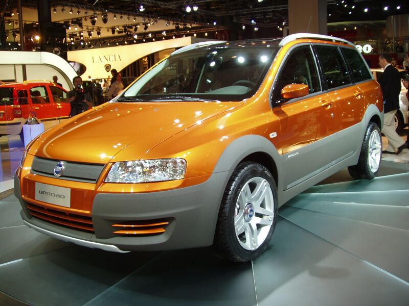 Fiat Stilo Uproad World Premiere at the 2004 Paris Motor Show