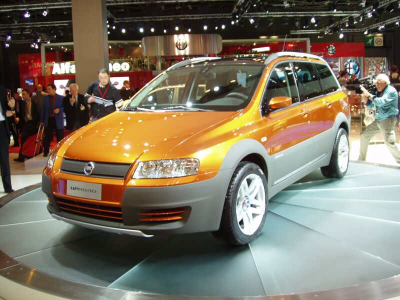 Fiat Stilo Uproad World Premiere at the 2004 Paris Motor Show