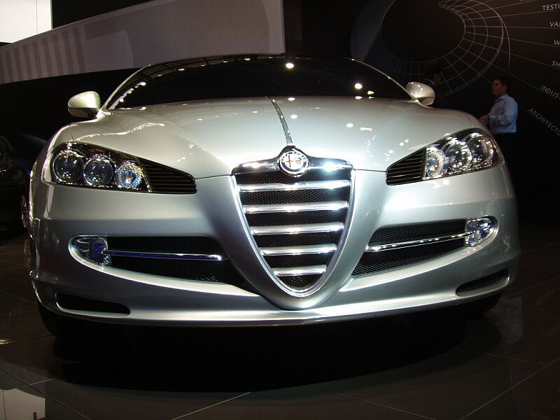 Giugiaro Alfa Romeo Visconti at the 2004 Paris Motor Show