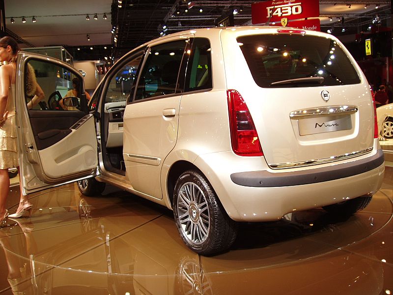 Lancia Musa at the 2004 Paris Mondial de l'Automobile