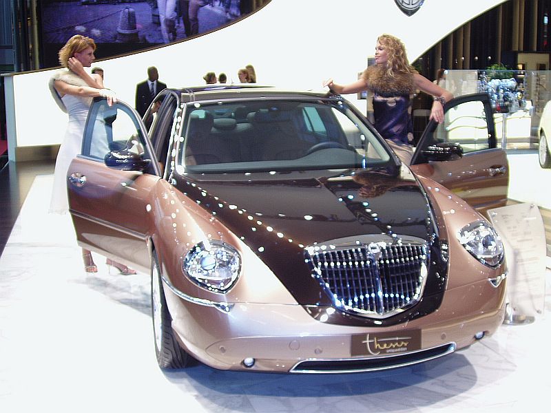 Lancia Thesis bi-colore at the 2004 Paris International Motor Show