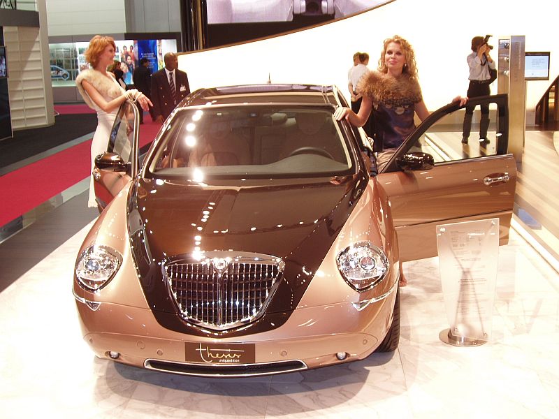 Lancia Thesis bi-colore at the 2004 Paris International Motor Show