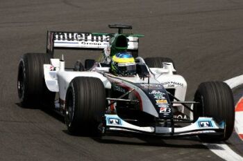 Minardi qualifying action from Shanghai