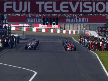 Action from the 2004 Japanese Grand Prix