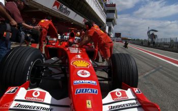 Vodafone today announced that it has extended its sponsorship of the Ferrari Team for the next two calendar years, 2005 and 2006