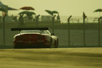 FIA GT Championship action from Dubai