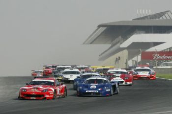 FIA GT Championship action from Dubai