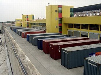 The FIA GT team's containers arrive at Zuhai