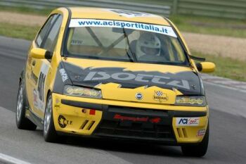 Giovanni Mancini leads the CIVT N4 category in his Fiat Punto HGT