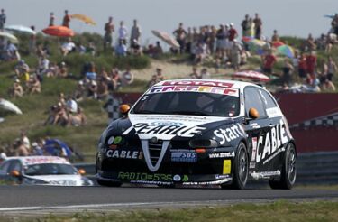 2004 Pearle Alfa Challenge action from Zandvoort last weekend