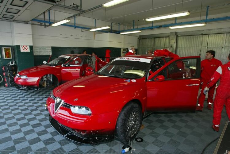 Alfa Romeo's kicked off their 2004 testing program at Misano last week. Click to enlarge.