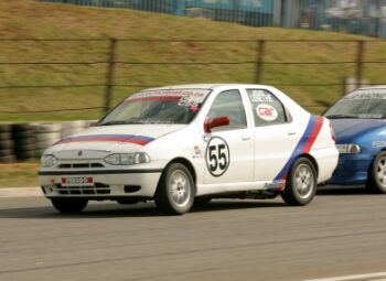 Fiat Palio Special Series racing in the 2004 South African Production Car Championship