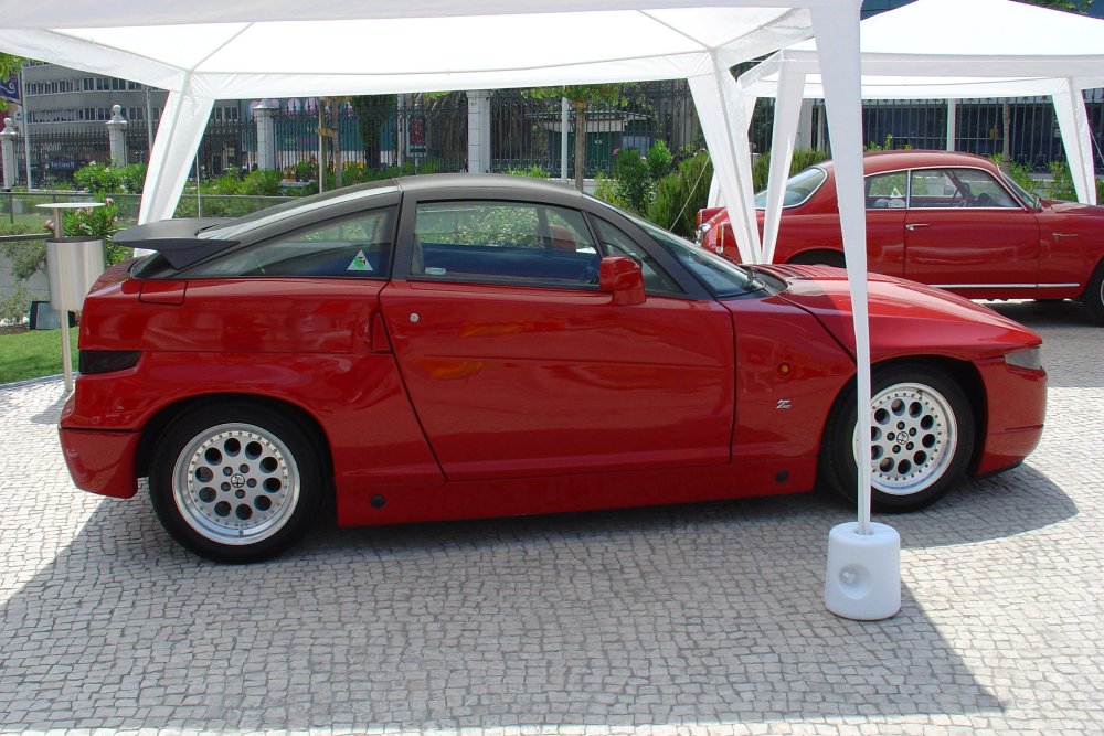 Under the motto "From 10th to 19th July , the Cuore Sportivo beats faster in the heart of Lisboa" the Alfa Romeo Clube de Portugal and the Palcio Sotto Mayor (Galerias Comerciais) presented an outstanding exhibition of important Alfa Romeo models in the heart of the Portuguese capital.