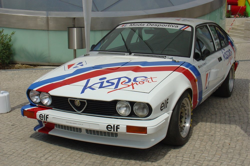 Under the motto "From 10th to 19th July , the Cuore Sportivo beats faster in the heart of Lisboa" the Alfa Romeo Clube de Portugal and the Palcio Sotto Mayor (Galerias Comerciais) presented an outstanding exhibition of important Alfa Romeo models in the heart of the Portuguese capital.