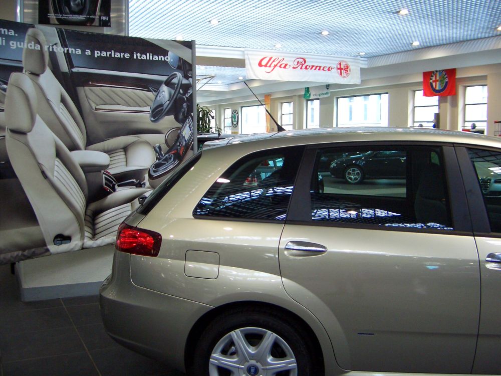 Fiat Croma - official Italian dealer launch - May 2005