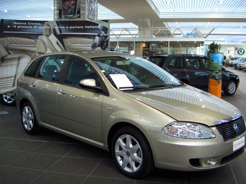 Fiat Croma - official Italian dealer launch - May 2005