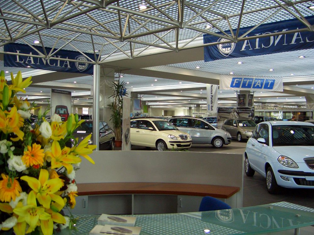 Fiat Croma - official Italian dealer launch - May 2005