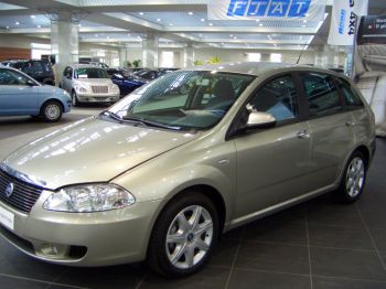 Fiat Croma - official Italian dealer launch - May 2005