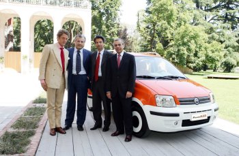 Lapo Elkann, Benito De Filippis, and Alain Breuilis, responsible for Brand Promotion, After Sales, and Fiat Auto Financial Services respectively, along with Silvio Barzi, Assistant General Manager of Unicredit Bank, and Executive General Manager of UniCredit Clarima,  at  the  card's  launch