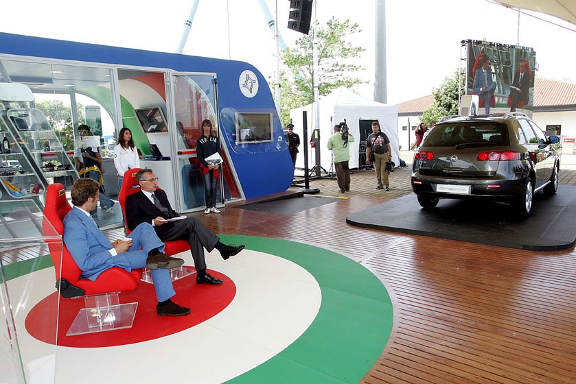 Fiat Auto and Autostrade Italia have inaugurated in the confines of the Prenestina service station the first public area dedicated to Italian style, the 'Pianeta Italia'.