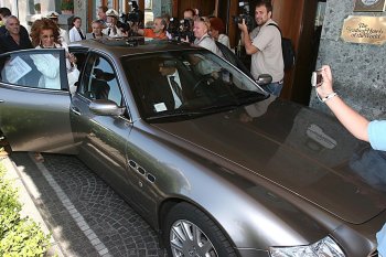 The Maserati Quattroporte, flagship saloon of the Trident Marque, was the car of choice for Sophia Loren to attend the ceremony in which she was appointed Honorary Citizen of Pozzuoli, the small town near Naples where she grew up