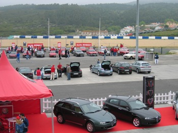 The Estoril racetrack played host to an Iberic concentration organised by Alfa Romeo's Spanish importer and by the Spanish Alfa Romeo Club in a close collaboration with the Portuguese Alfa Romeo Club, turning the Portuguese circuit into an enormous 'Cuore Sportivo', alowing Iberic 'Alfistas' to live out a magical day in a passionate surrounding