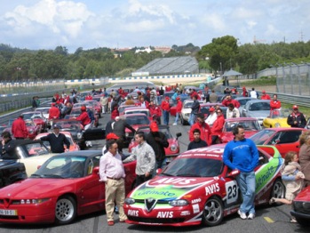 The Estoril racetrack played host to an Iberic concentration organised by Alfa Romeo's Spanish importer and by the Spanish Alfa Romeo Club in a close collaboration with the Portuguese Alfa Romeo Club, turning the Portuguese circuit into an enormous 'Cuore Sportivo', alowing Iberic 'Alfistas' to live out a magical day in a passionate surrounding