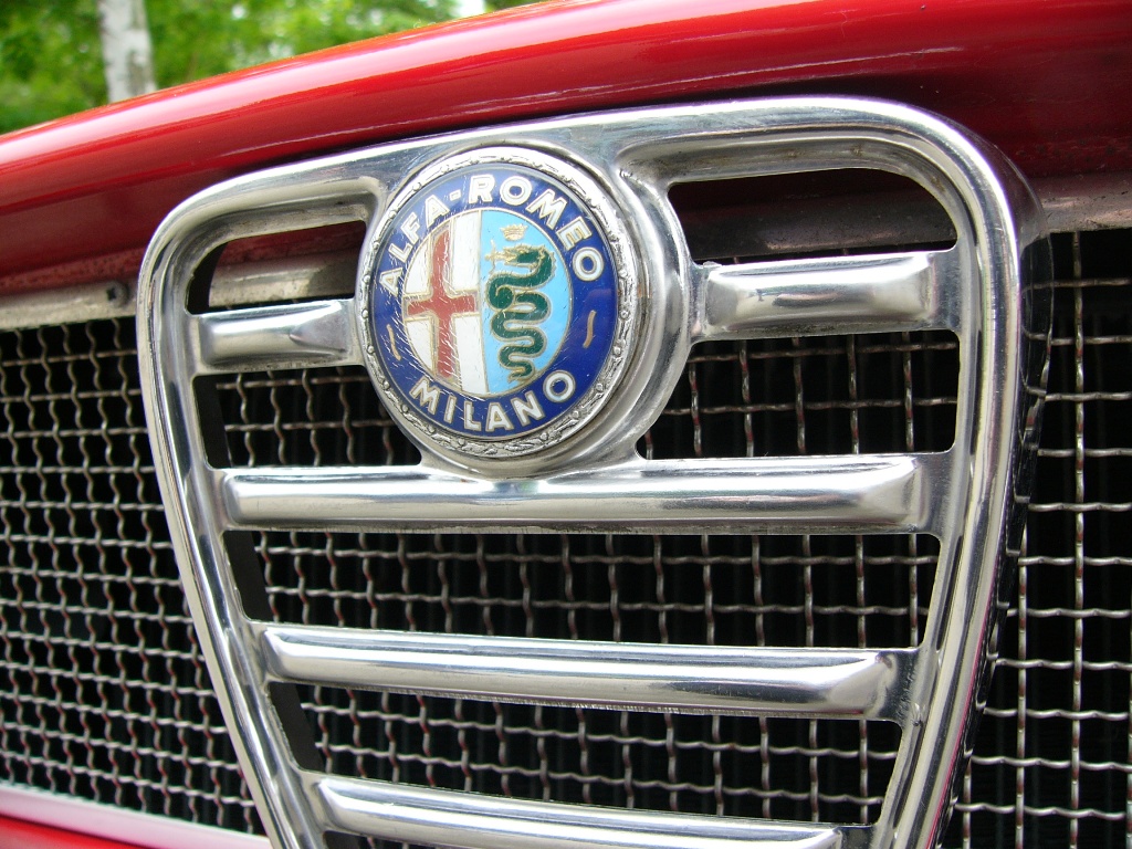 Alfa Romeo at the Auto Italia 2005 'Spring Italian Car Day' at Brooklands - 30th April 2005