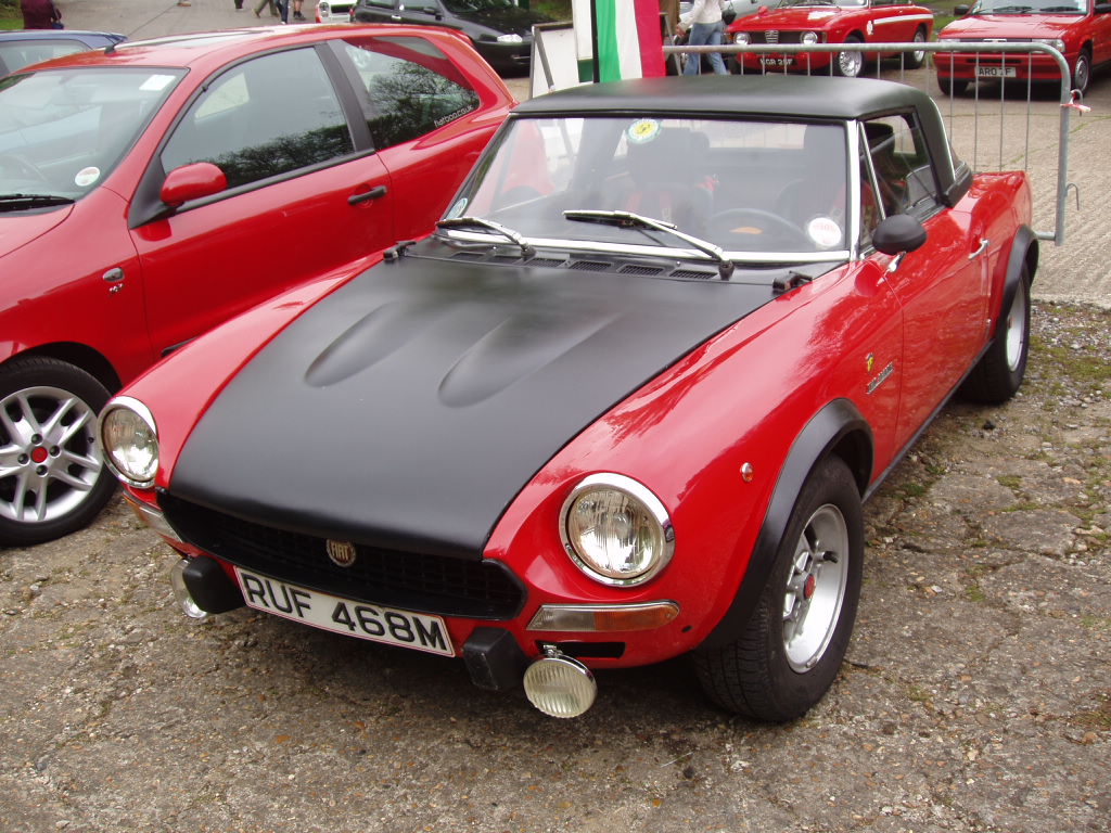 Fiat at the 2005 Auto Italia 'Spring Italian Car' Day, Brooklands