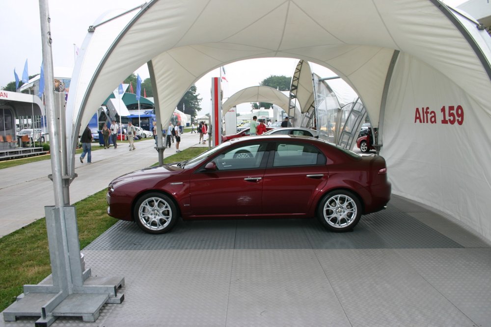 Alfa Romeo 159 3.2 JTS Q4 at the 2005 Goodwood International Festival of Speed