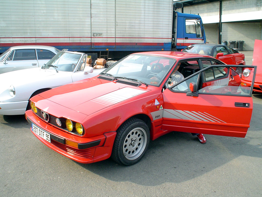 Alfa Romeo GTV 