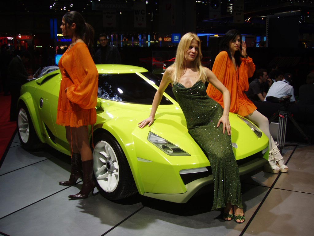 Fenomen Holistic Design Stratos concept at the 2005 Geneva Salon