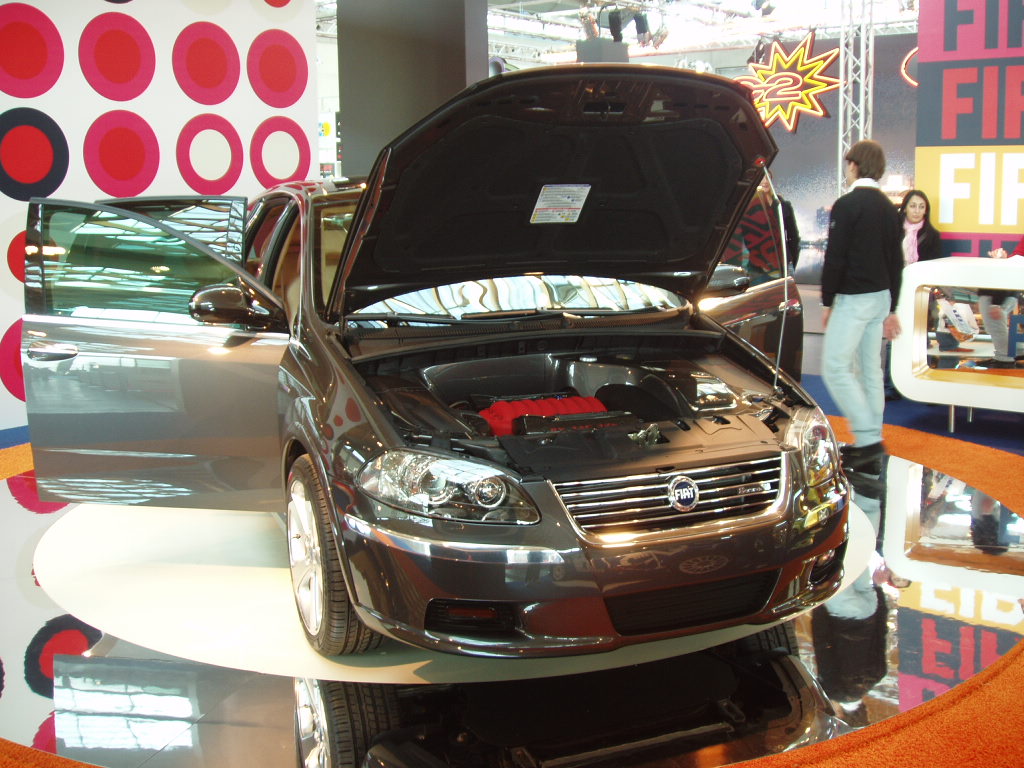 Giugiaro Fiat Croma 8ttoV at the 2005 'My Special Car' Show in Rimini