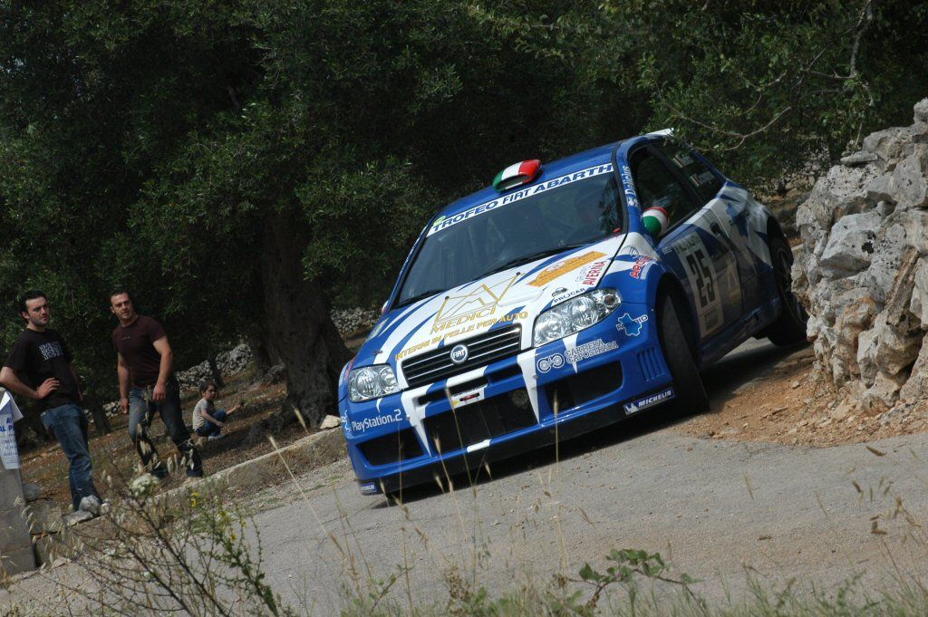 Round five of the Italian Rally Championship, the Rally del Salento, would take place on tarmac, offering Paulo Andreucci's Fiat Punto S1600 a chance to shine