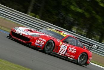 The two Care Racing Ferrari 550 Maranellos qualified at Silverstone with an identical time and will line up side by side on the third row of the grid for tomorrow's 3-hour  race